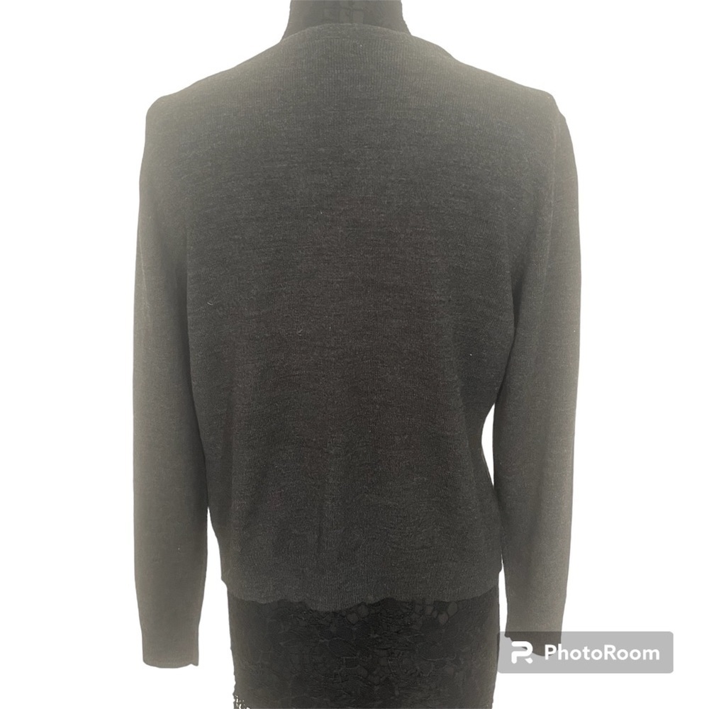 NEW YORK & COMPANY Gray Flower Cardigan • size XL • 100% Acrylic - Picture 2 of 6